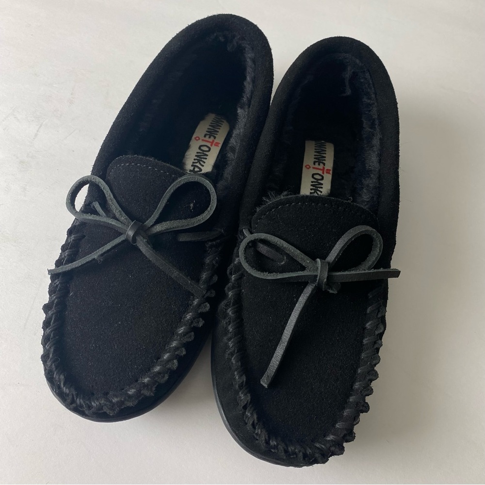 Minnetonka Leather Upper Faux Fur Black Moccasin Slipper sz 6 Hard Sole